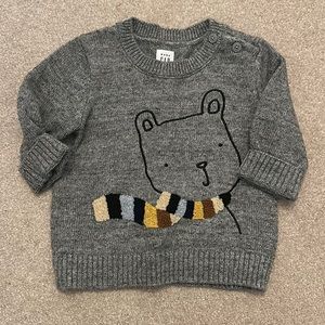 Gap bear sweater